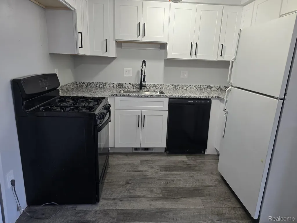8410 Hickory Drive Sterling Heights City MI 48312