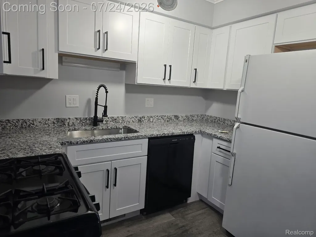 8410 Hickory Dr Drive Sterling Heights City MI 48312
