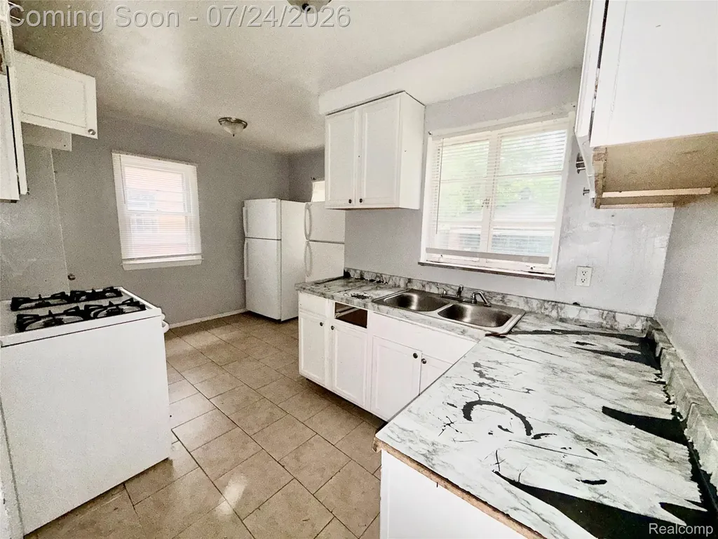 19620 Sunset Street Detroit City MI 48234