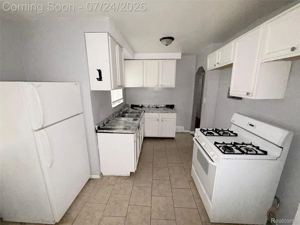 19620 Sunset Street Detroit City MI 48234