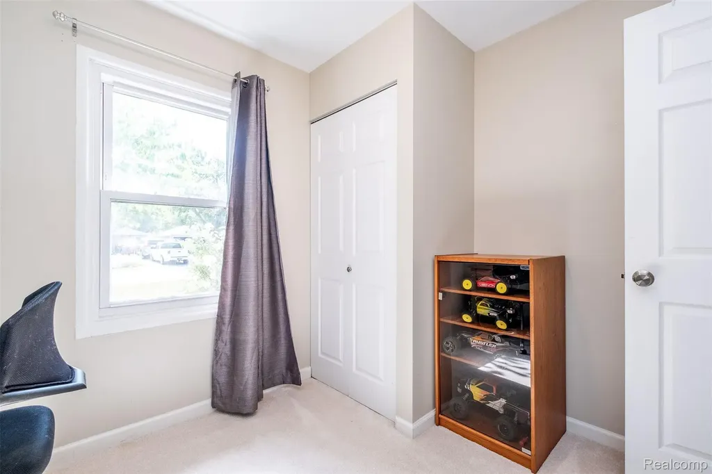 3755 Coleport Street Lake Orion Village MI 48359