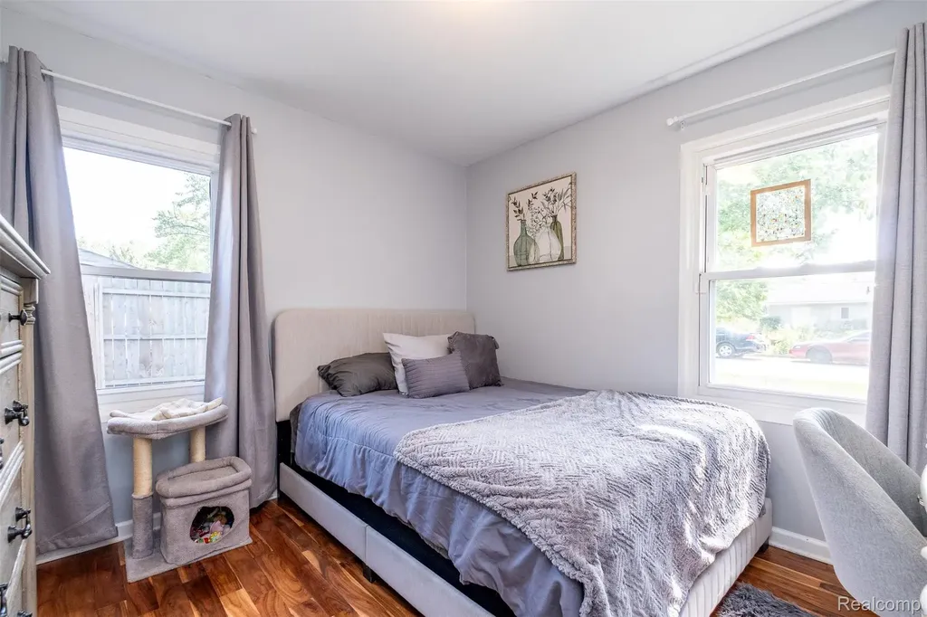 3755 Coleport Street Lake Orion Village MI 48359