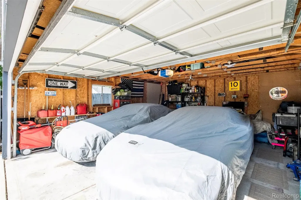 3755 Coleport Street Lake Orion Village MI 48359
