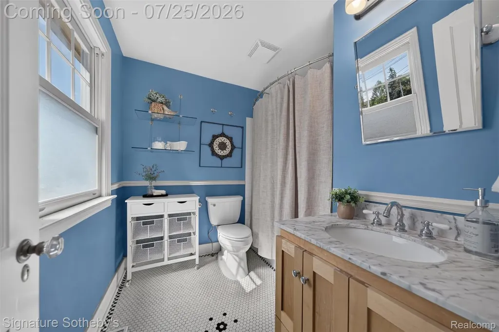 116 S Kenwood Avenue Royal Oak City MI 48067