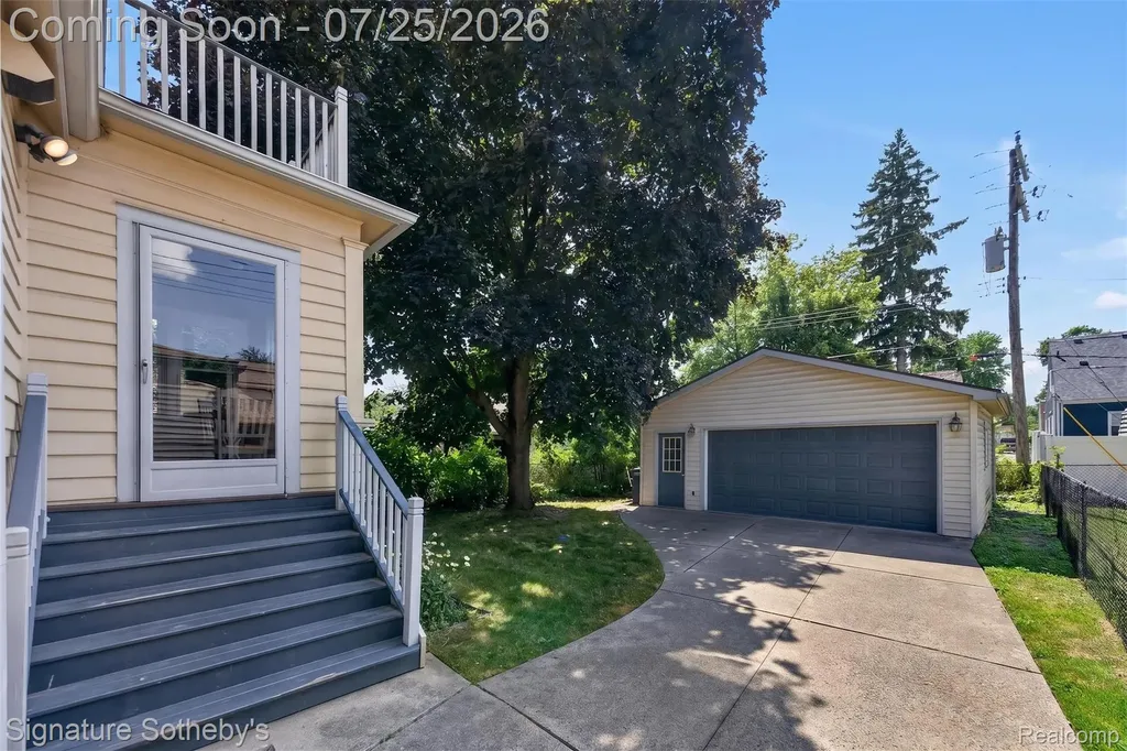 116 S Kenwood Avenue Royal Oak City MI 48067