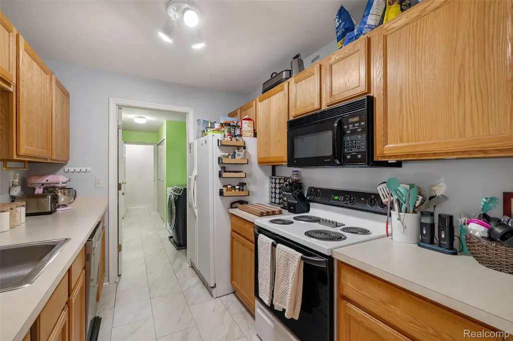 56472 Chesapeake Trail Shelby Charter Township MI 48316