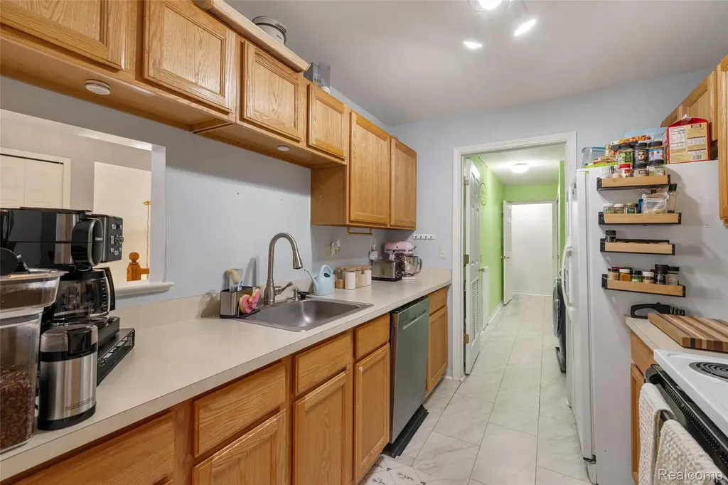 56472 Chesapeake Trail Shelby Charter Township MI 48316