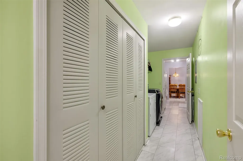 56472 Chesapeake Trail Shelby Charter Township MI 48316