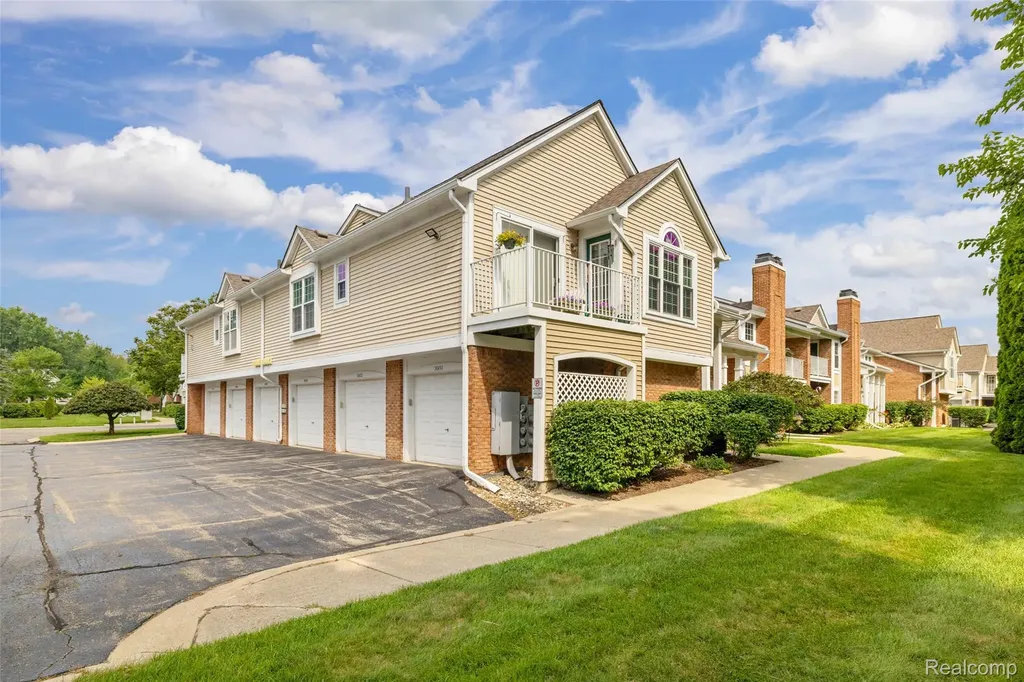 56472 Chesapeake Trail Shelby Charter Township MI 48316