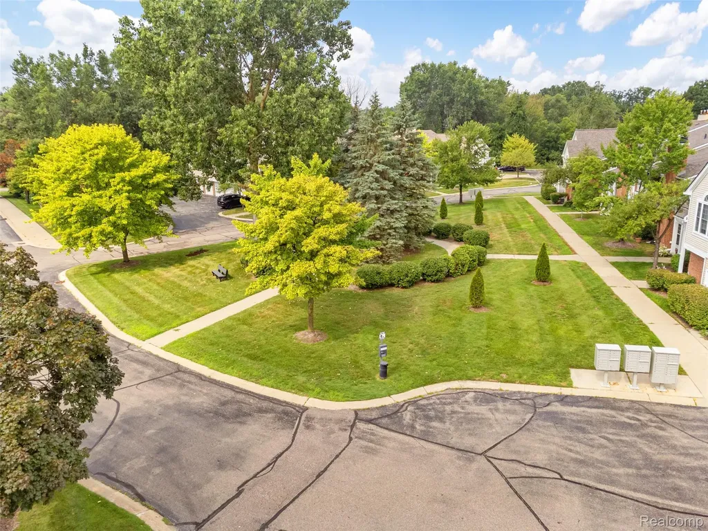 56472 Chesapeake Trail Shelby Charter Township MI 48316