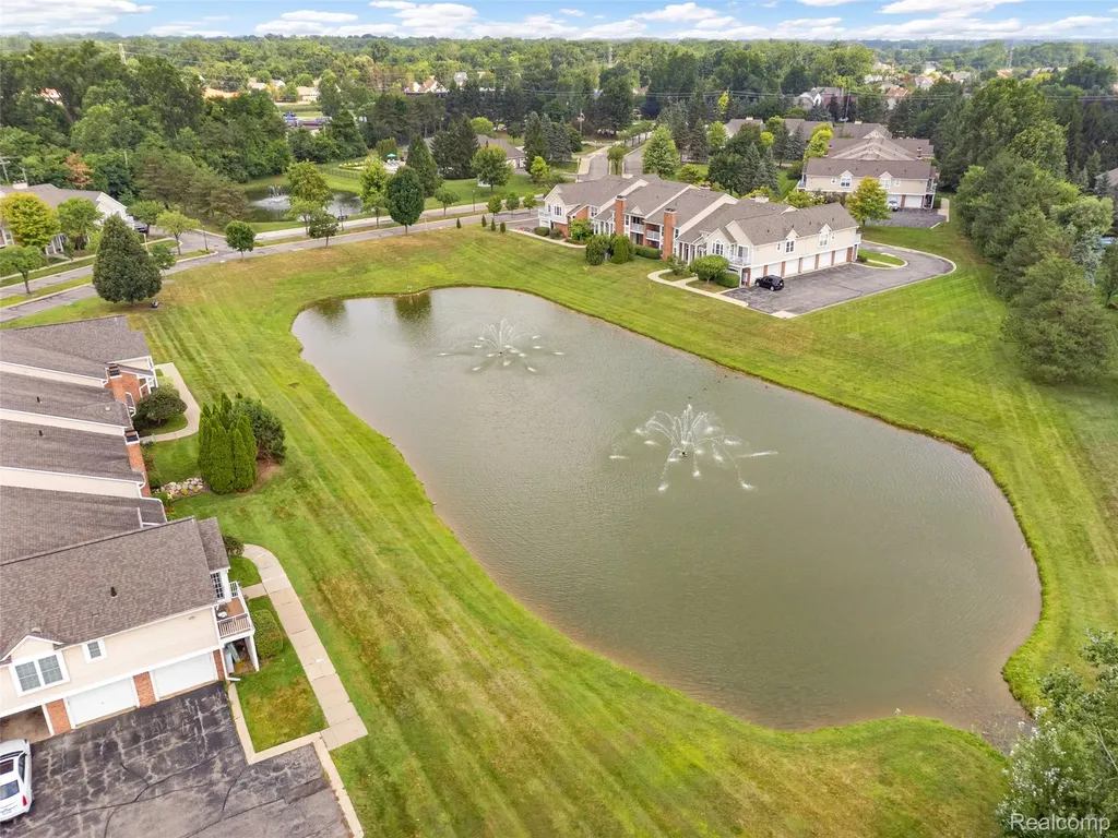 56472 Chesapeake Trail Shelby Charter Township MI 48316