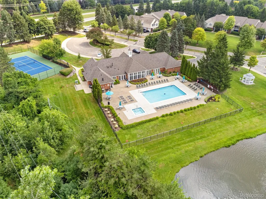 56472 Chesapeake Trail Shelby Charter Township MI 48316