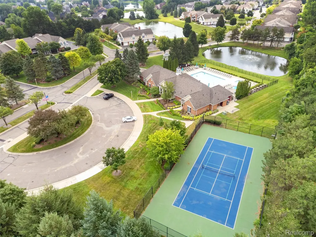 56472 Chesapeake Trail Shelby Charter Township MI 48316