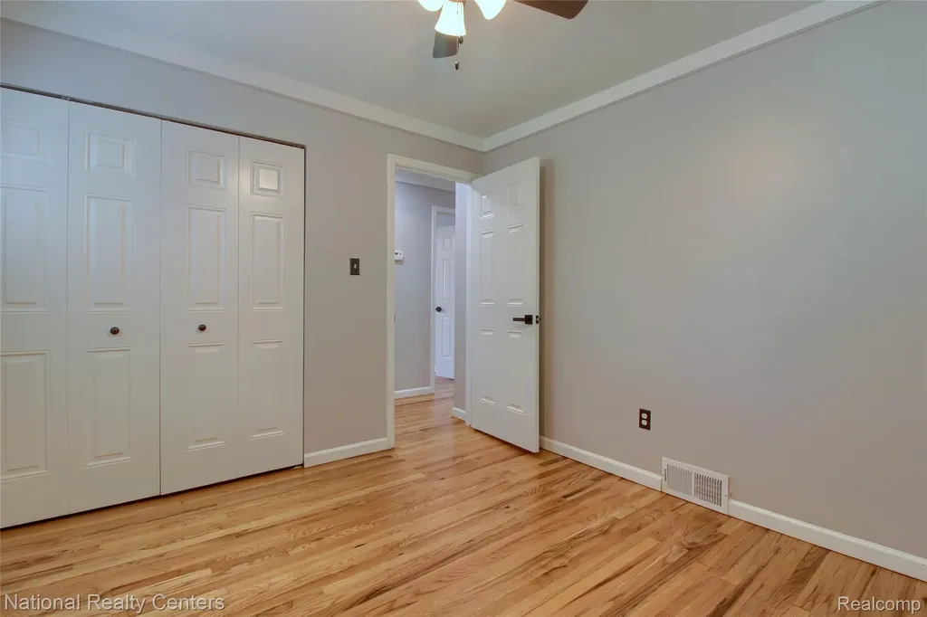 184 N Astor Street Pontiac City MI 48342