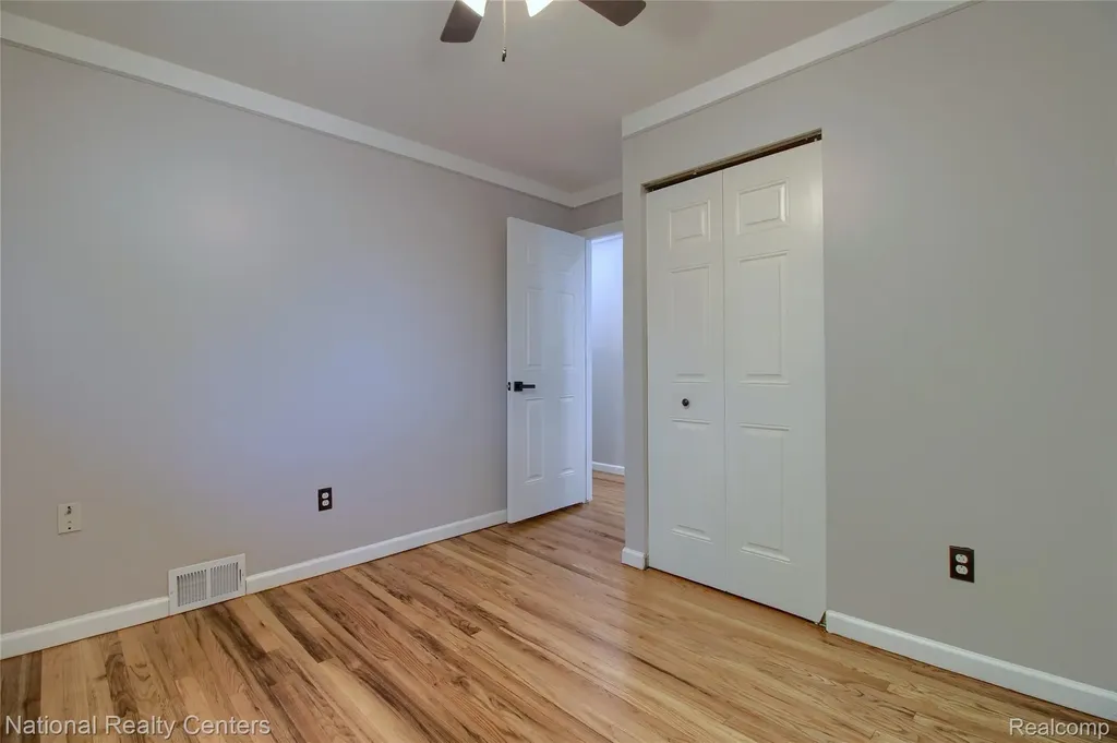 184 N Astor Street Pontiac City MI 48342