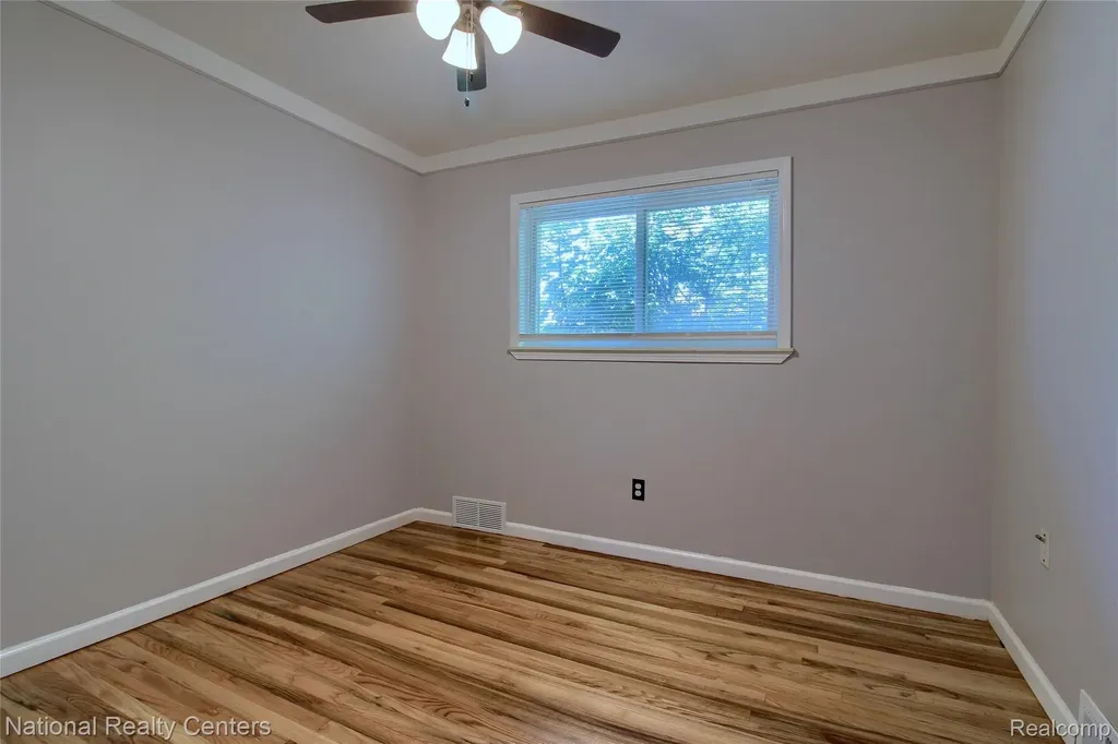 184 N Astor Street Pontiac City MI 48342