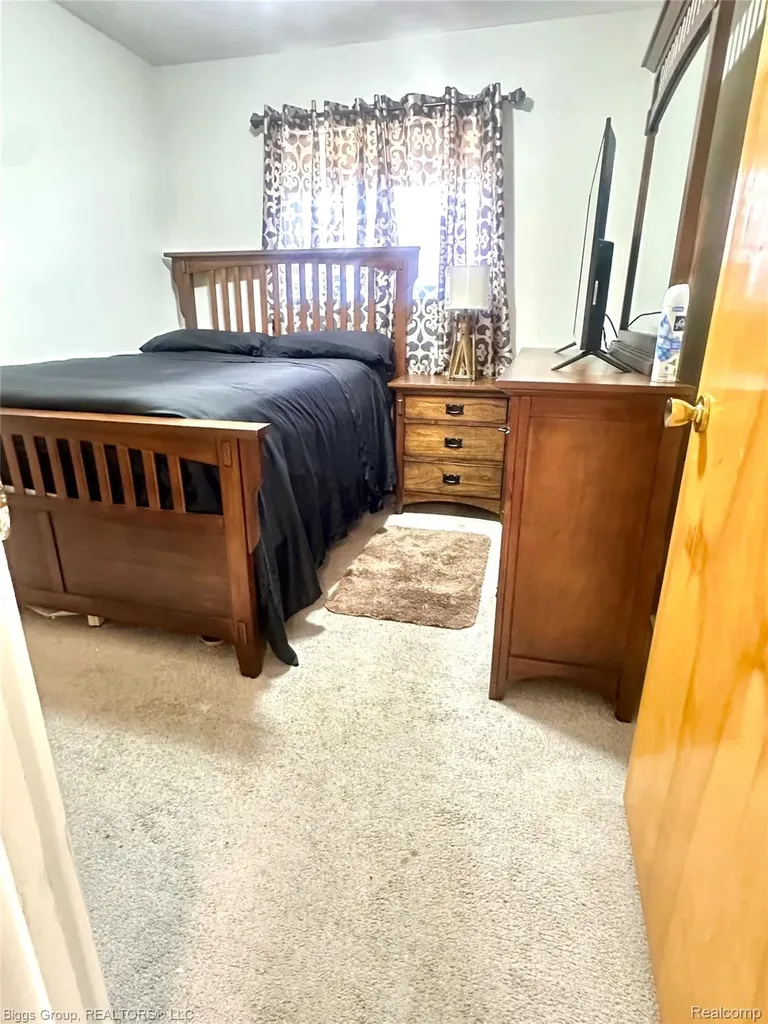 19945 Fox Redford Charter Township MI 48240