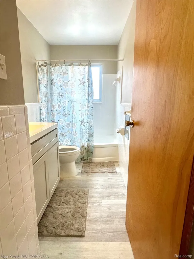 19945 Fox Redford Charter Township MI 48240
