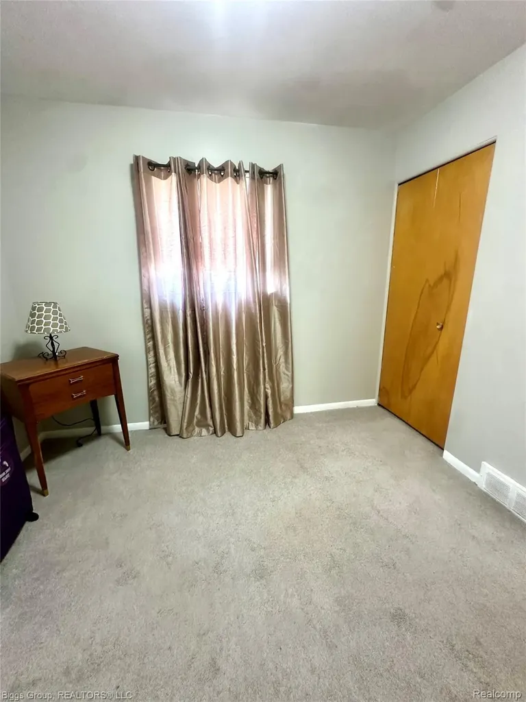 19945 Fox Redford Charter Township MI 48240