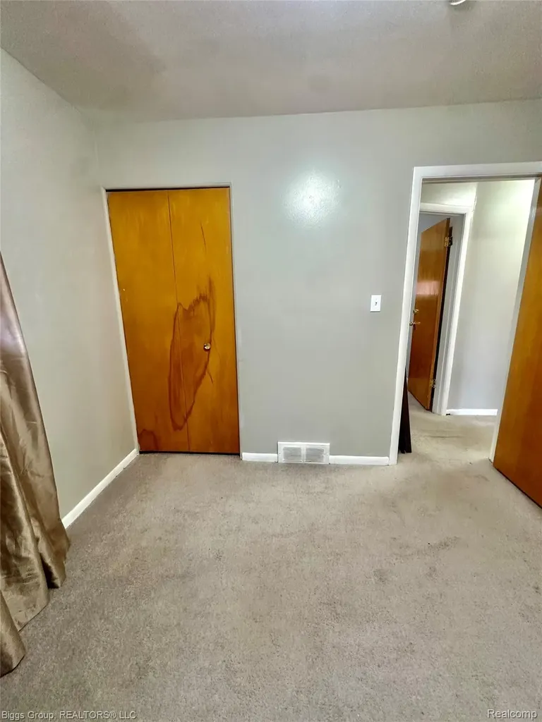 19945 Fox Redford Charter Township MI 48240