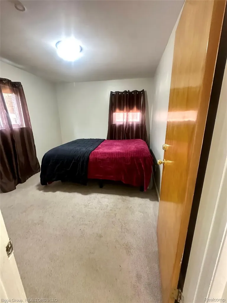 19945 Fox Redford Charter Township MI 48240