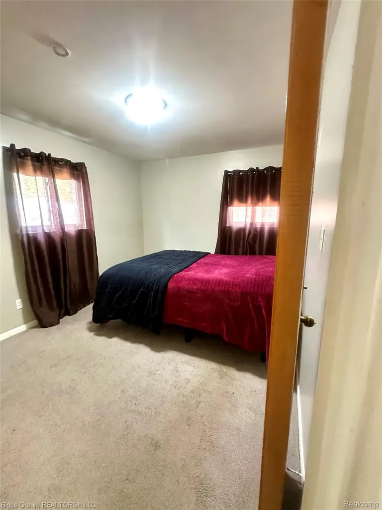 19945 Fox Redford Charter Township MI 48240