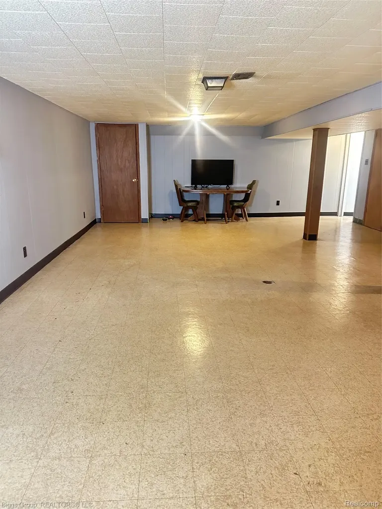 19945 Fox Redford Charter Township MI 48240