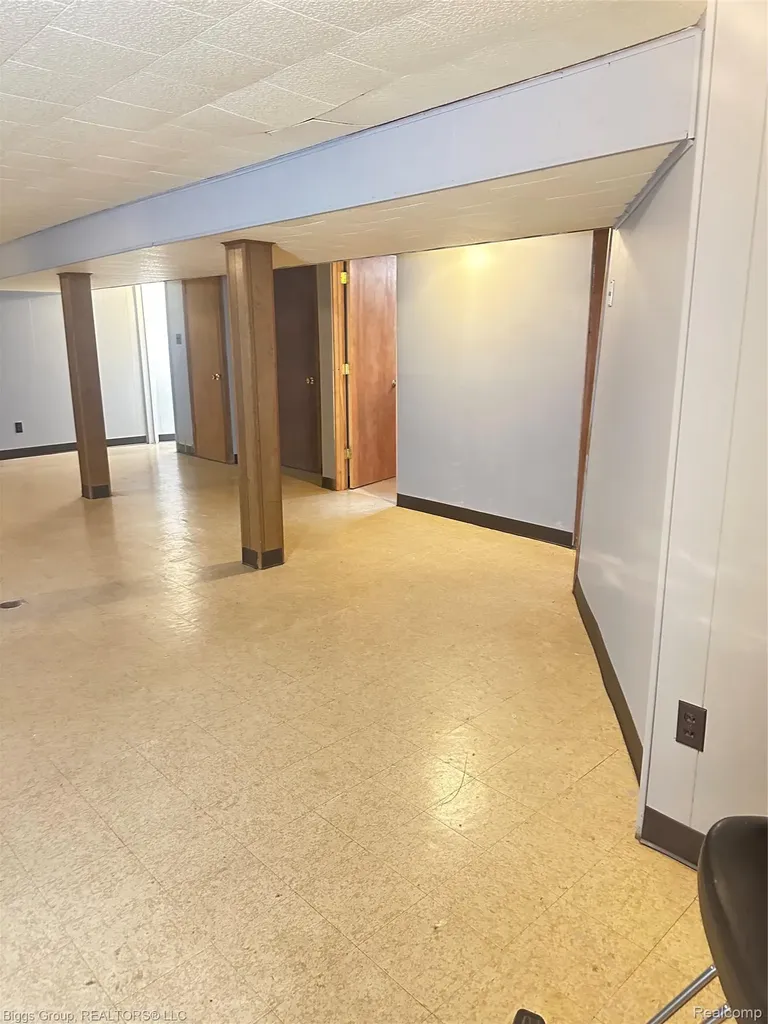 19945 Fox Redford Charter Township MI 48240