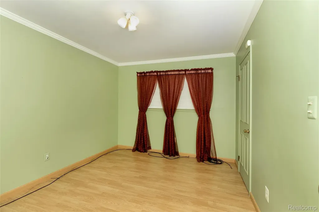 1121 Windham Street Westland City MI 48186