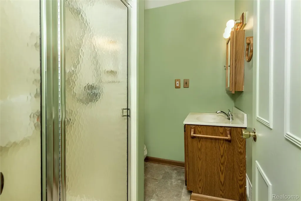 1121 Windham Street Westland City MI 48186