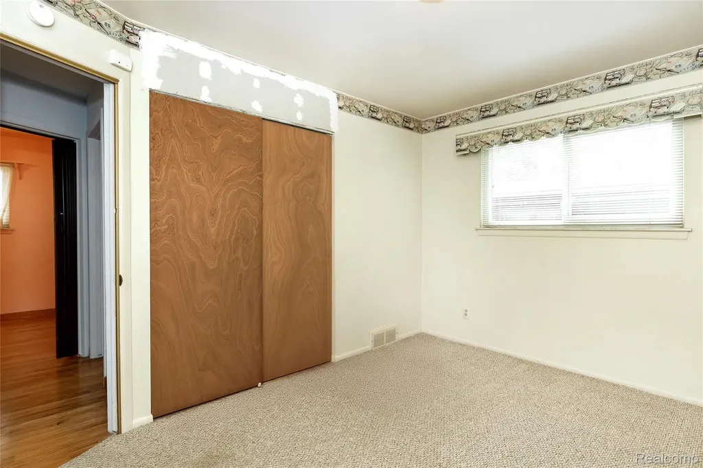 1121 Windham Street Westland City MI 48186