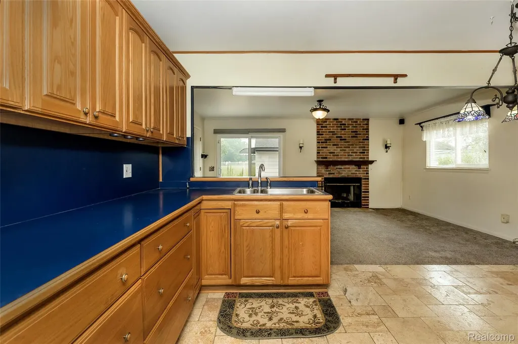 1121 Windham Street Westland City MI 48186