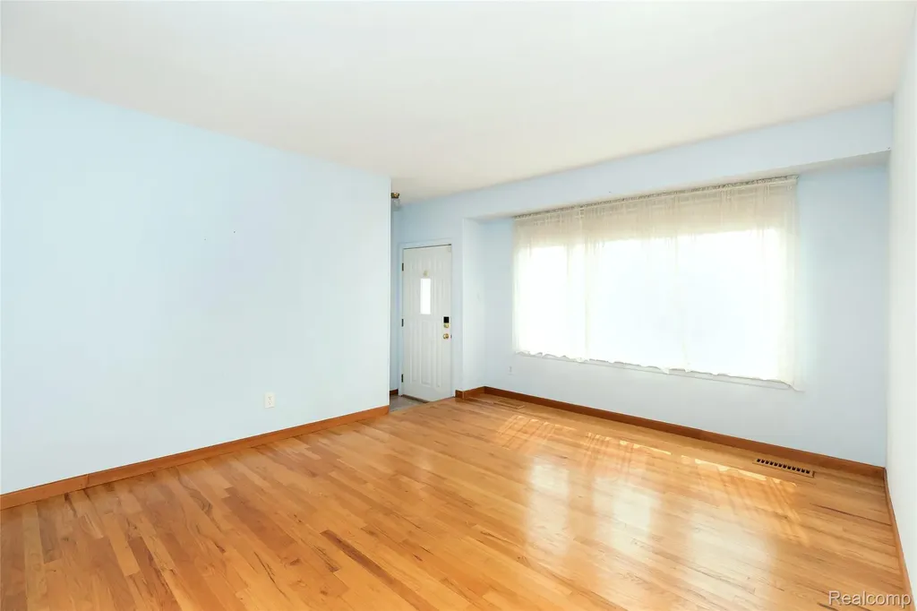 1121 Windham Street Westland City MI 48186