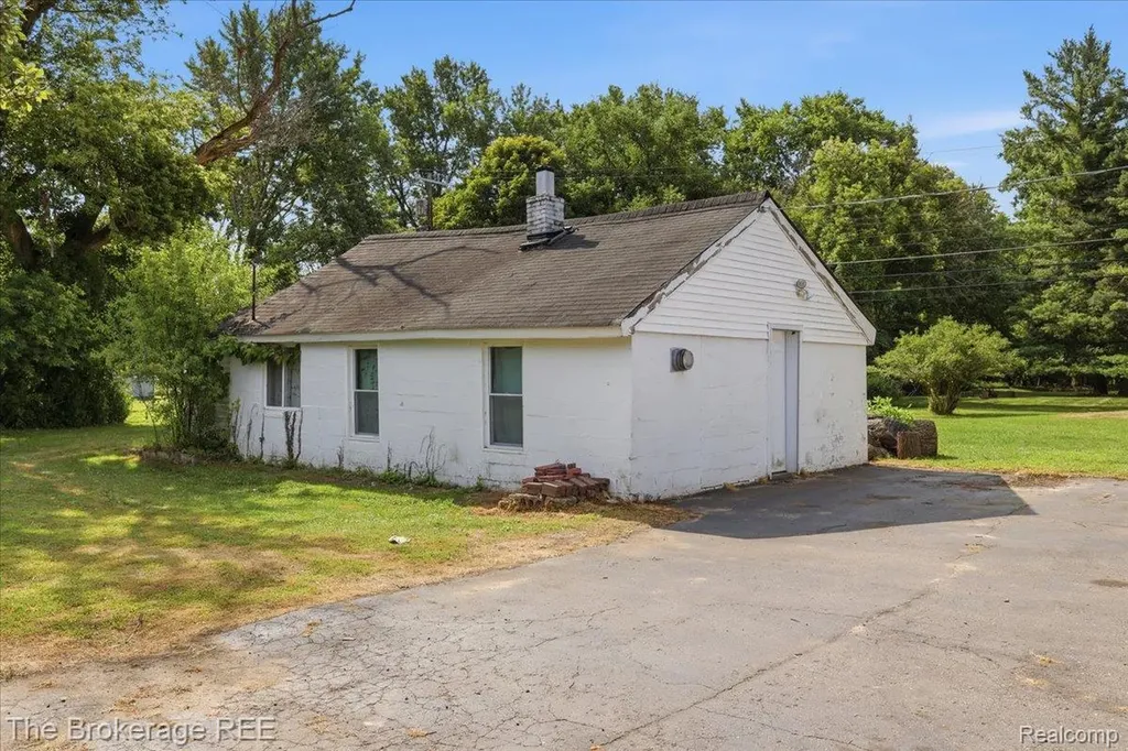 28115 6 Mile Road Livonia City MI 48152