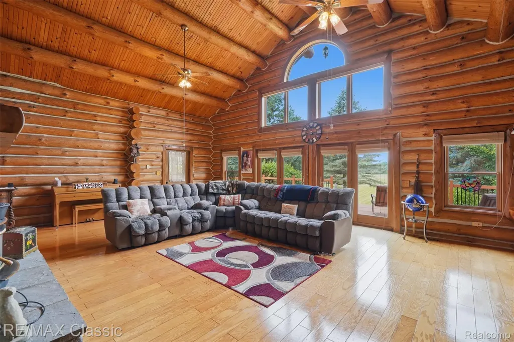 6900 Eveline Drive Holly Township MI 48442