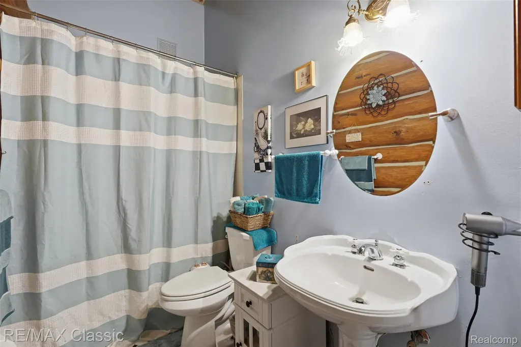 6900 Eveline Drive Holly Township MI 48442