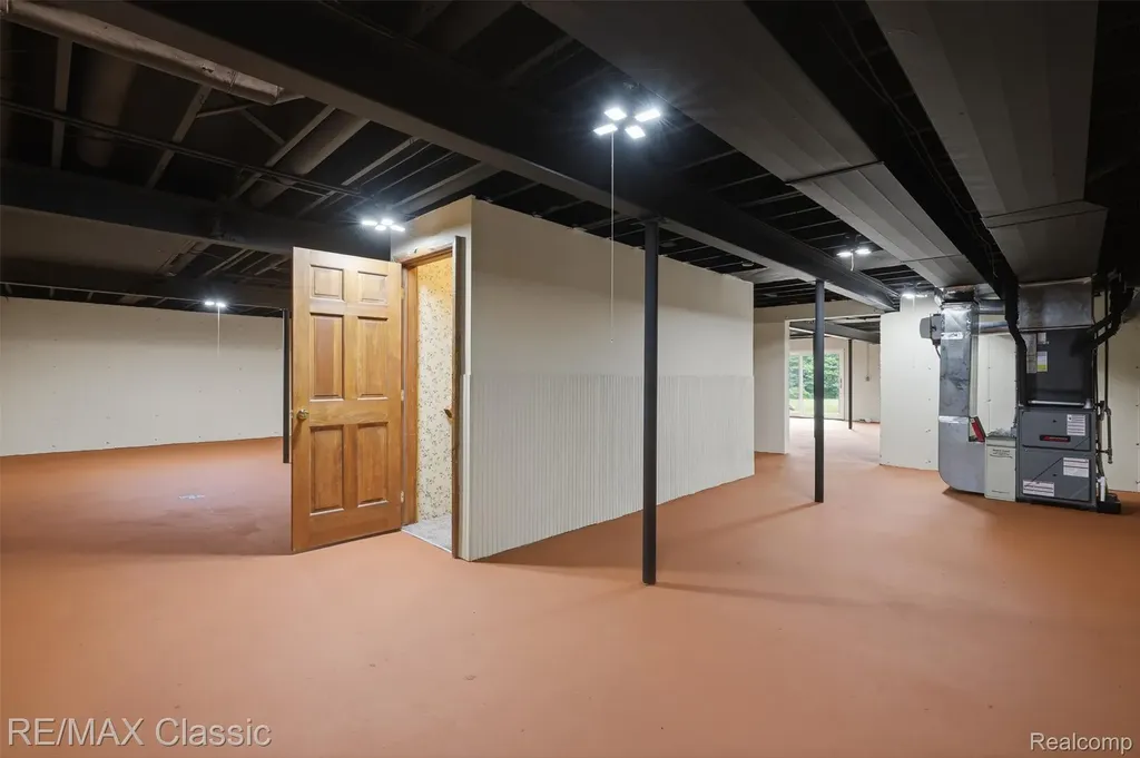 6900 Eveline Drive Holly Township MI 48442