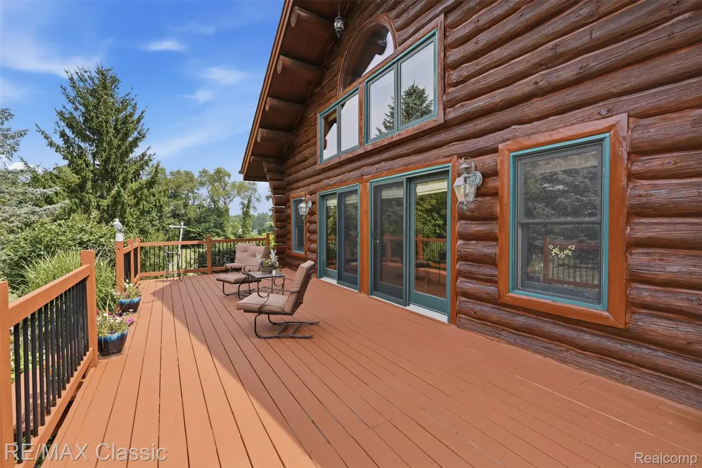6900 Eveline Drive Holly Township MI 48442