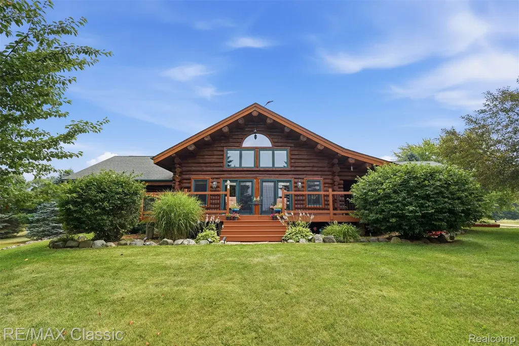 6900 Eveline Drive Holly Township MI 48442