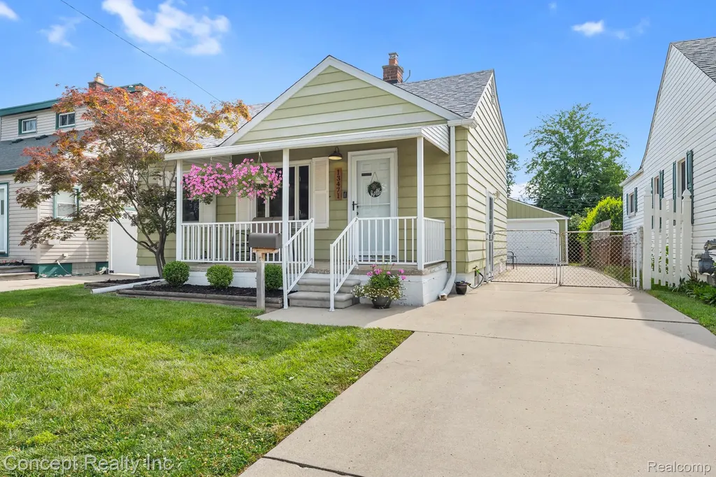 13471 Poplar Street Southgate City MI 48195