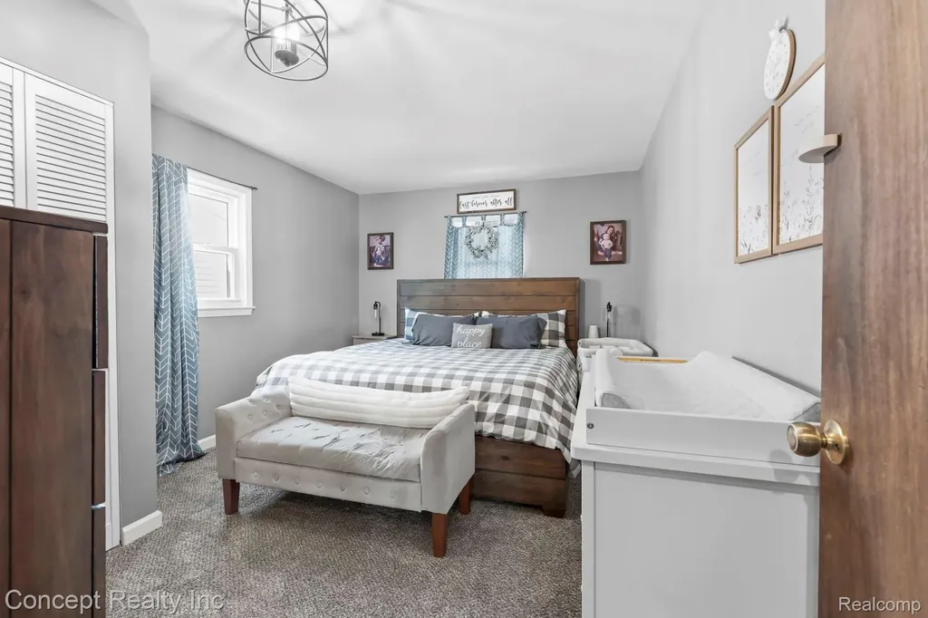 13471 Poplar Street Southgate City MI 48195