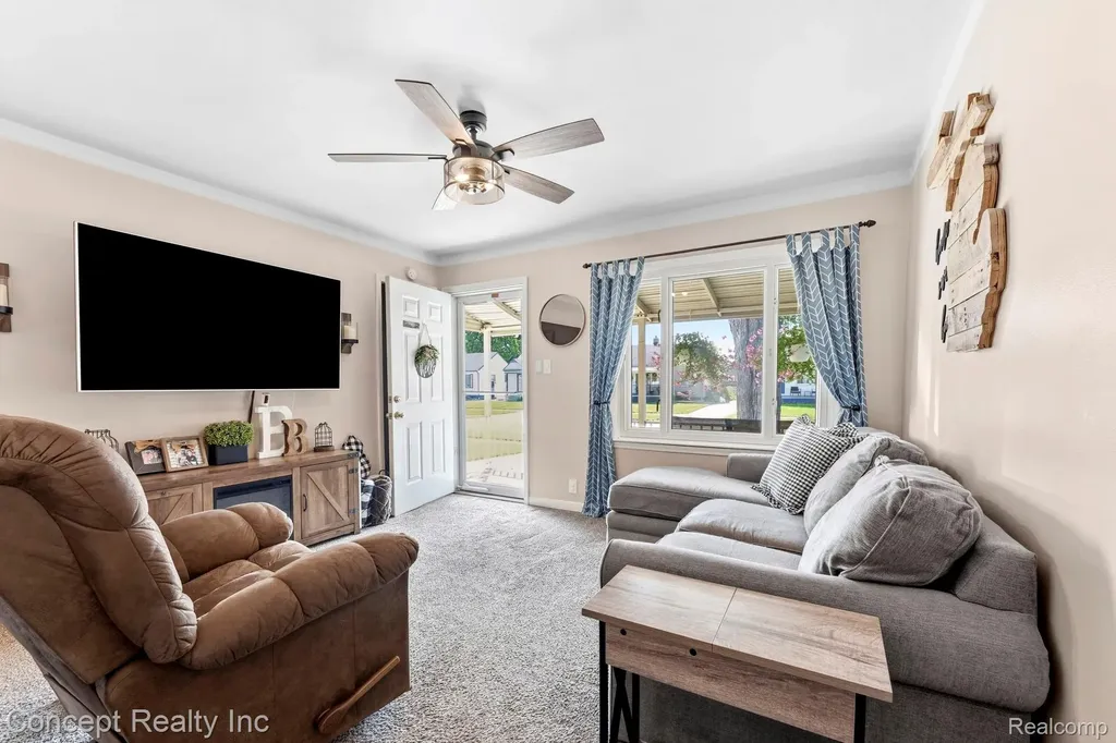 13471 Poplar Street Southgate City MI 48195