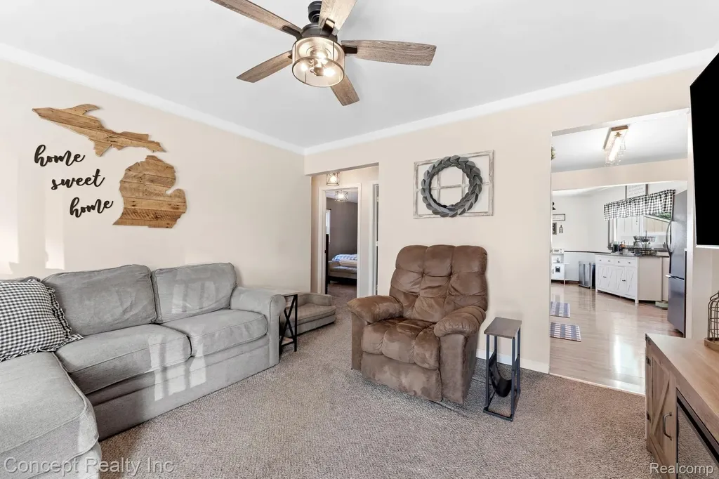 13471 Poplar Street Southgate City MI 48195