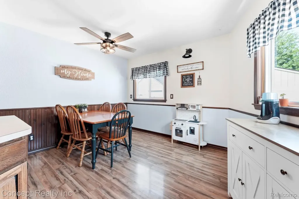 13471 Poplar Street Southgate City MI 48195