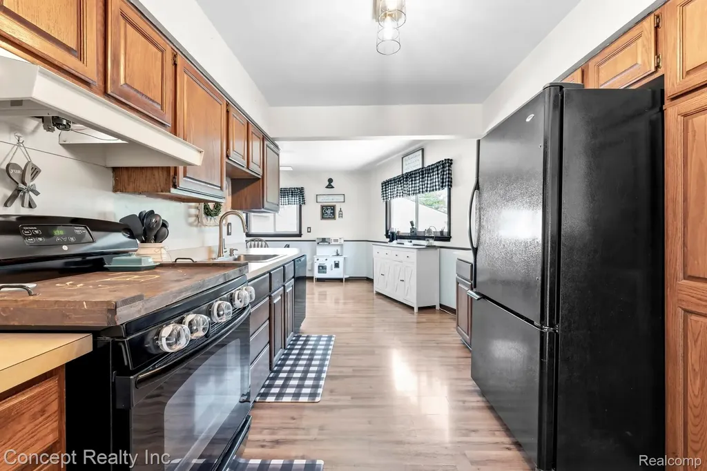 13471 Poplar Street Southgate City MI 48195