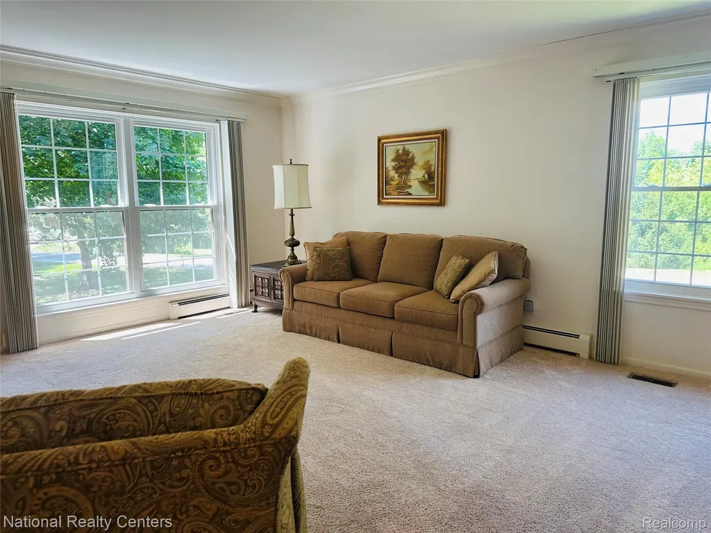 9840 Cambridge Court Green Oak Township MI 48178