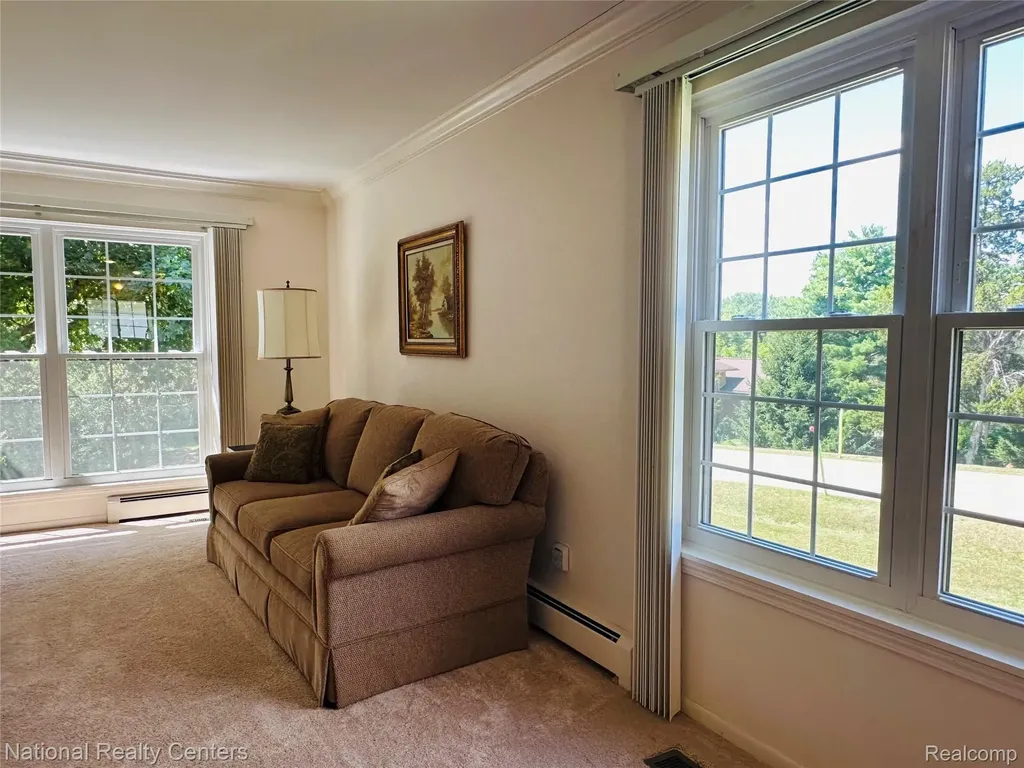9840 Cambridge Court Green Oak Township MI 48178