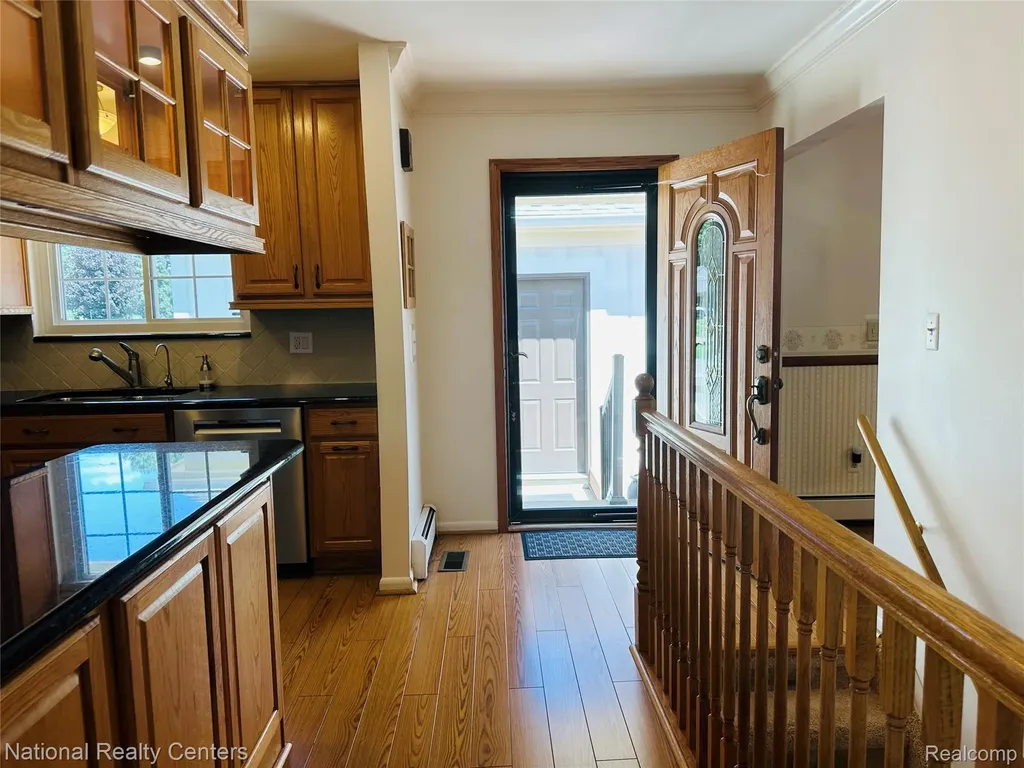 9840 Cambridge Court Green Oak Township MI 48178
