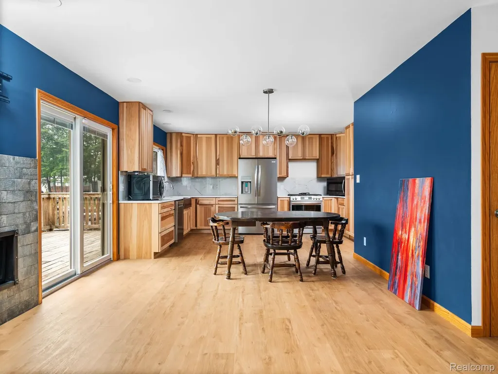 6677 Circle Drive Hamilton Township MI 48625