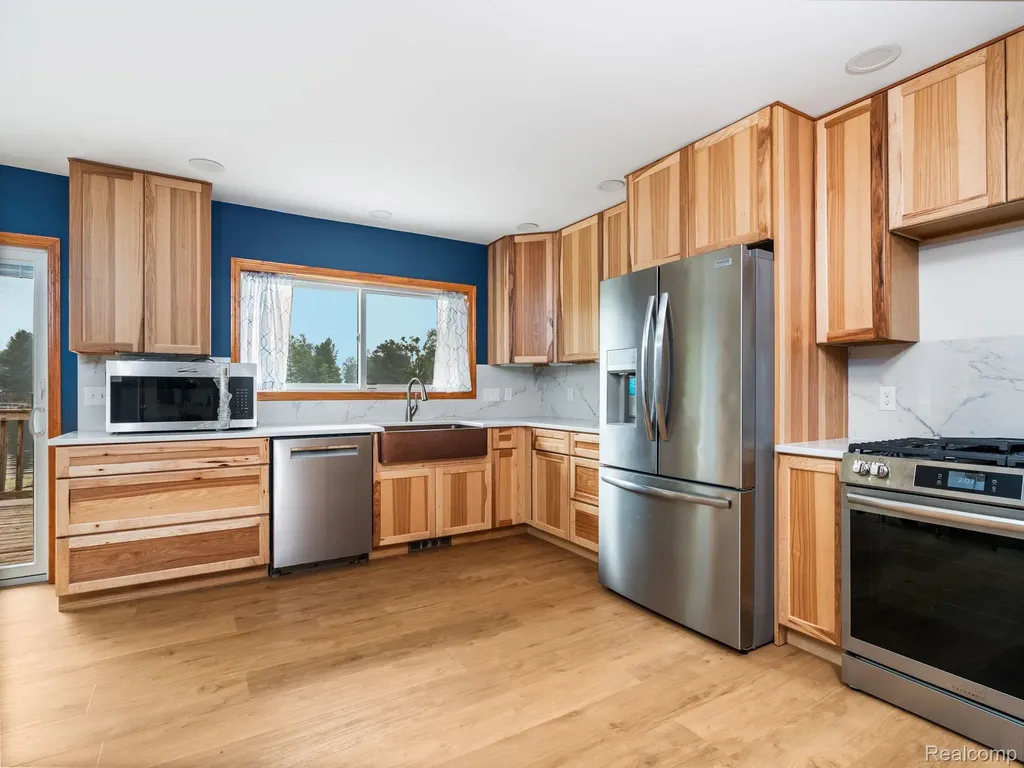 6677 Circle Drive Hamilton Township MI 48625